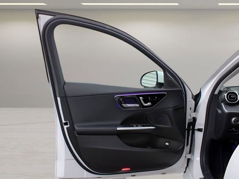 Used 2023 Mercedes-Benz C 300 Sedan image 28