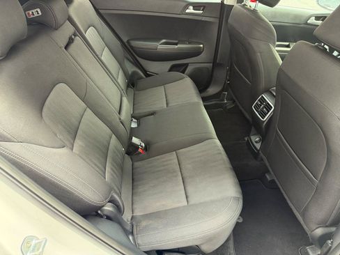 Used 2019 Kia Sportage LX AWD/4WD image 11