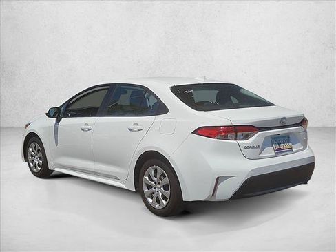 Used 2025 Toyota Corolla LE FWD image 8