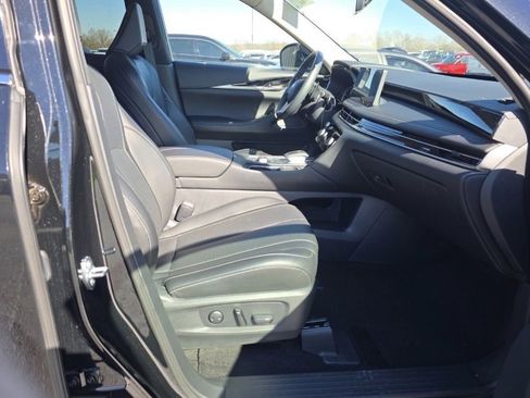 Certified 2025 INFINITI QX60 Pure image 17