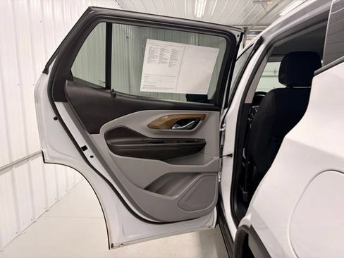 Used 2021 GMC Terrain SLE w/ Driver Convenience Package FWD image 12
