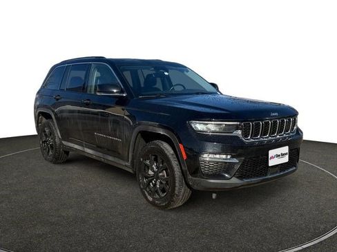 Used 2022 Jeep Grand Cherokee Limited image 7