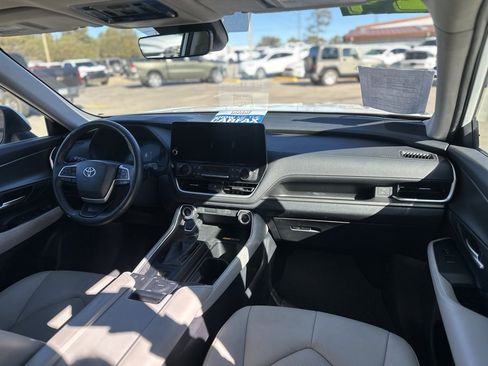 Used 2024 Toyota Grand Highlander XLE image 16