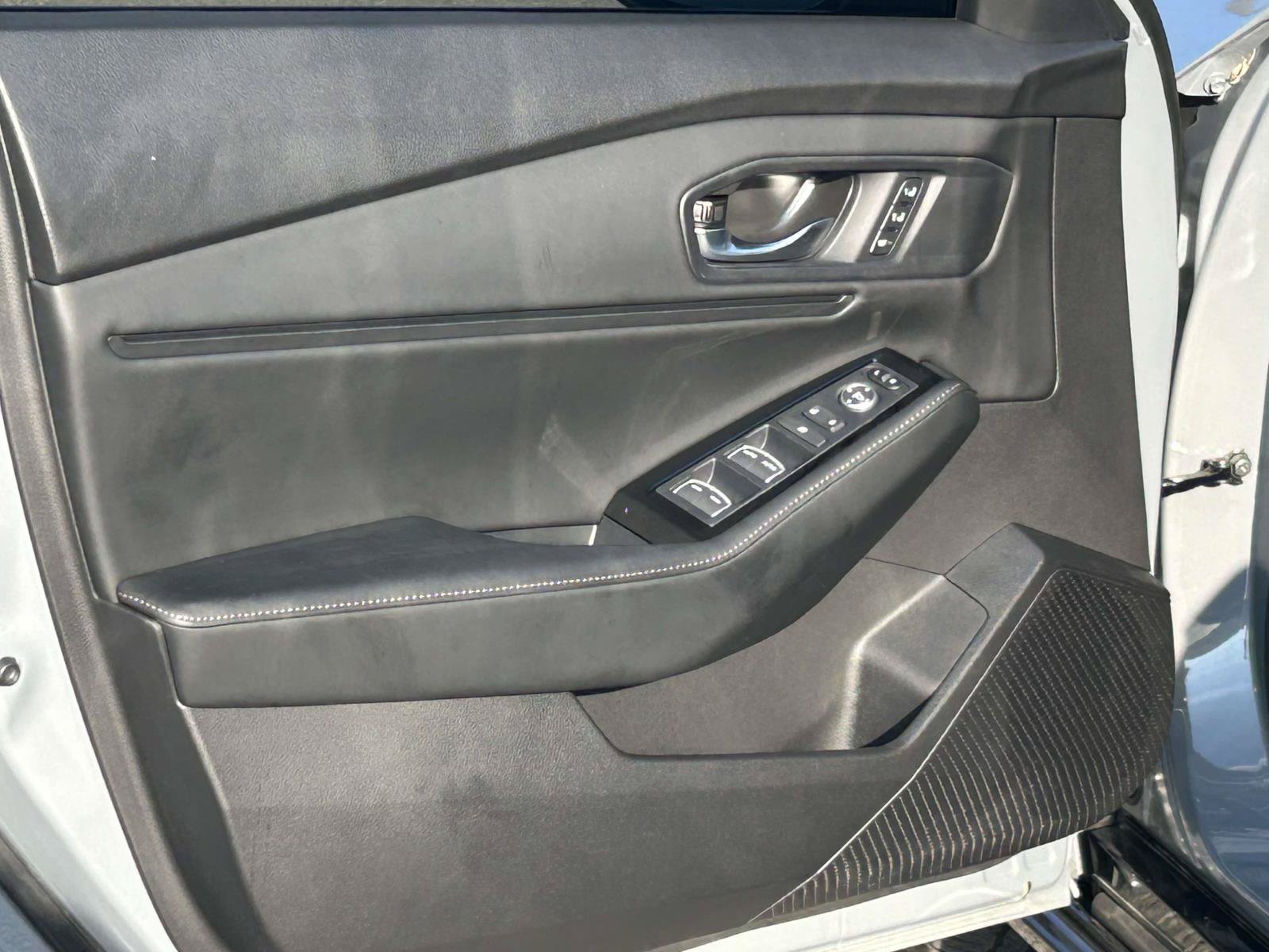 Used 2025 Honda Accord Touring image 15