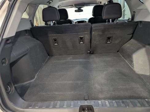 Used 2022 GMC Terrain SLE w/ Driver Convenience Package image 13