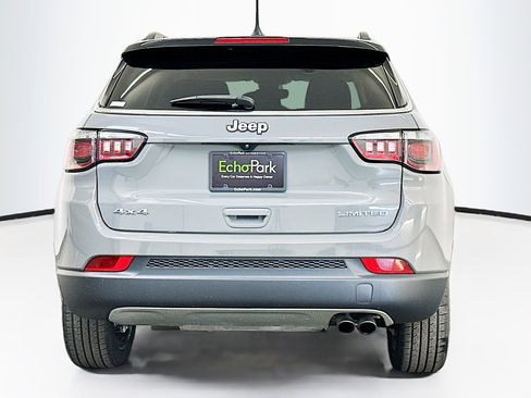 Used 2022 Jeep Compass Limited image 7