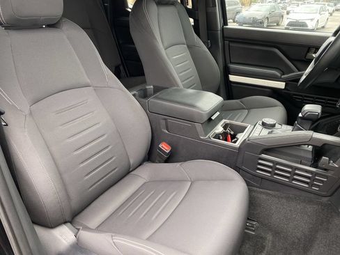 Used 2024 Toyota Tacoma TRD Sport w/ TRD Sport Upgrade Package RWD image 31