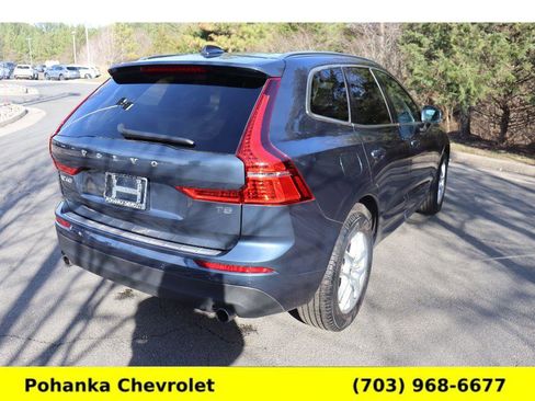 Used 2021 Volvo XC60 T5 Momentum w/ Premium Package image 7