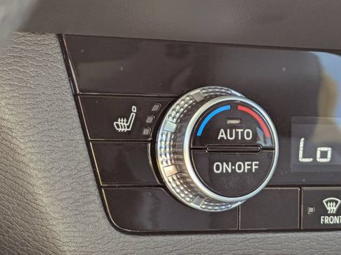 Used 2025 Mitsubishi Outlander SE AWD/4WD image 23