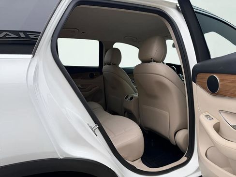 Used 2018 Mercedes-Benz GLC 350e 4MATIC image 28