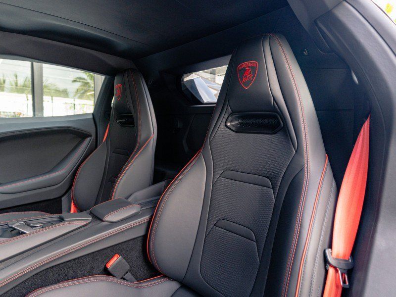 Used 2026 Lamborghini Temerario AWD/4WD image 30