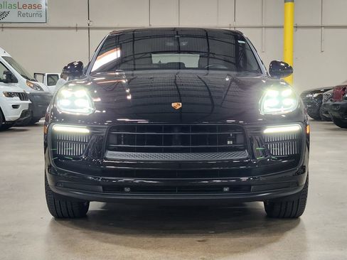 Used 2022 Porsche Macan S image 2