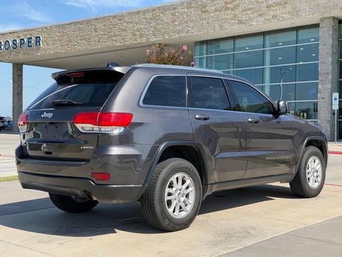 Used 2019 Jeep Grand Cherokee Laredo w/ Security & Convenience Group AWD/4WD image 22