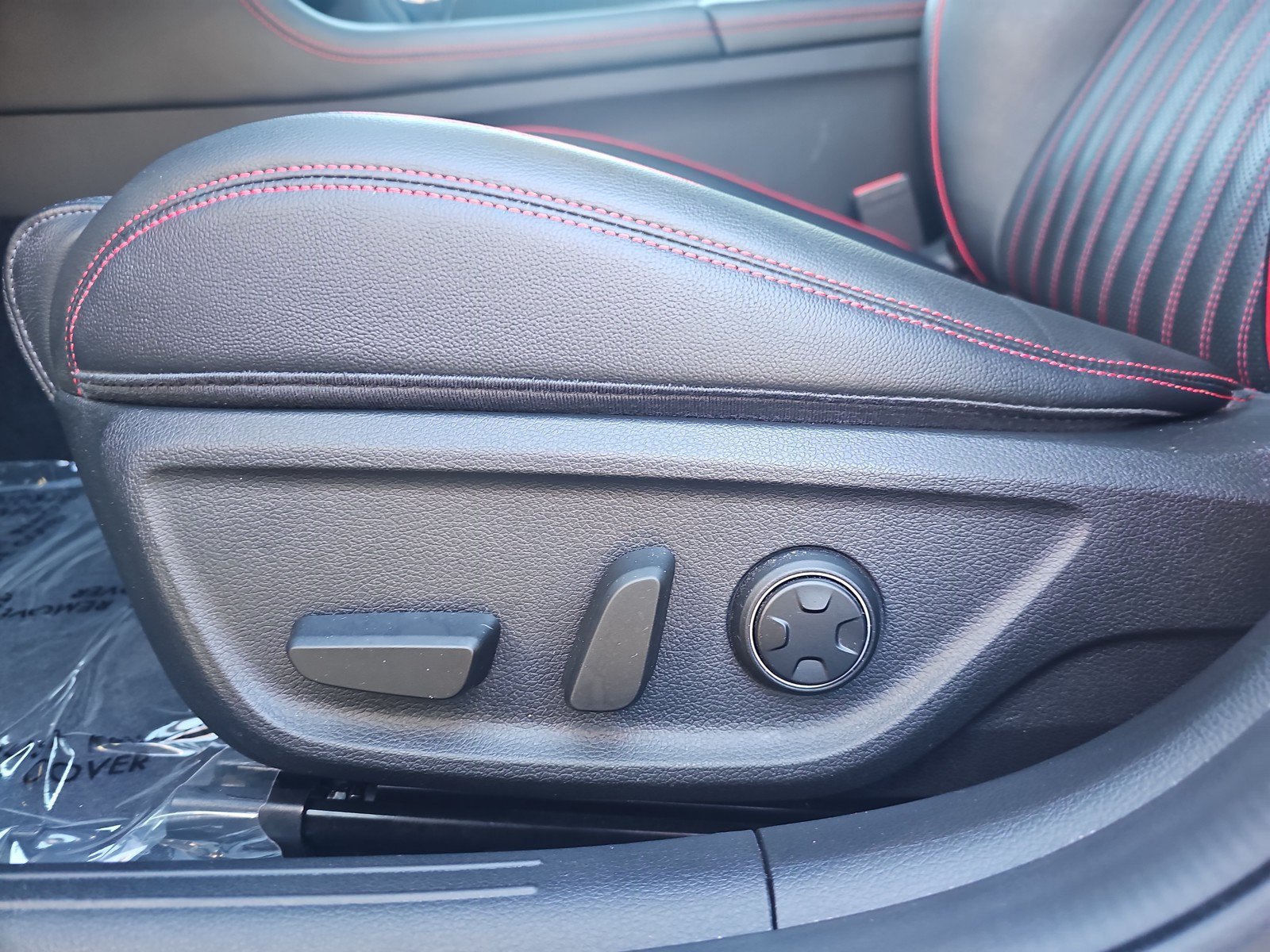 Used 2025 Genesis G70 2.5T w/ Sport Prestige Package RWD image 15