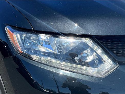 Used 2016 Nissan Rogue S w/ Appearance Package FWD image 30