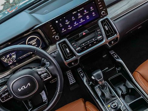 Certified 2023 Kia Sorento SX Prestige image 19