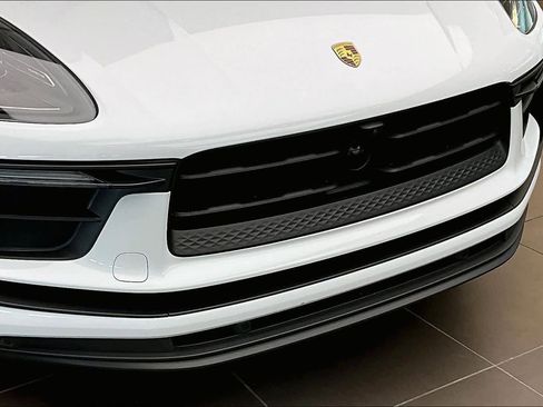 Used 2025 Porsche Macan image 60