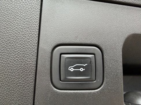 Used 2020 Cadillac XT4 Premium Luxury image 10