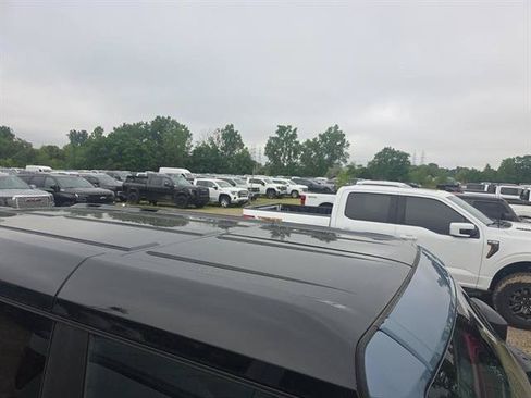 Used 2025 Ford Bronco Badlands AWD/4WD image 12