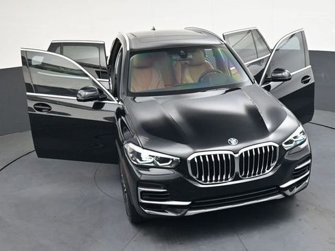 Used 2022 BMW X5 xDrive40i w/ Premium Package AWD/4WD image 39