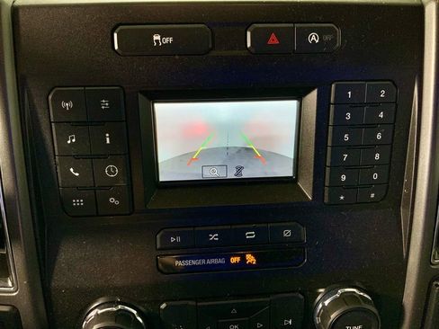 Used 2018 Ford F150 XLT image 2