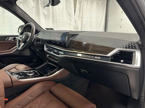 Used 2025 BMW X5 xDrive50e w/ M Sport Package image 58