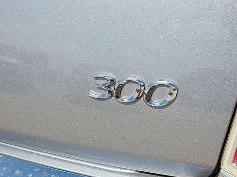 Used 2014 Chrysler 300 w/ Driver Convenience Group image 8