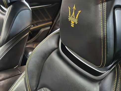 Used 2022 Maserati Ghibli Modena RWD image 35