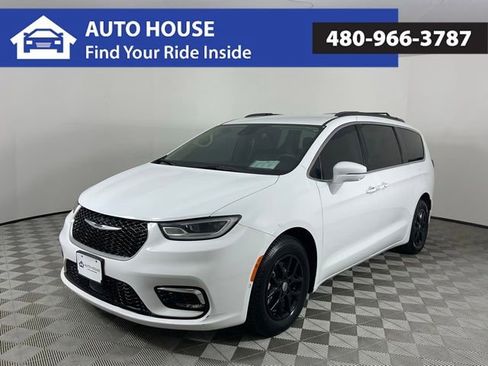 Used 2022 Chrysler Pacifica Touring-L w/ Uconnect Theater Family Group FWD image 1