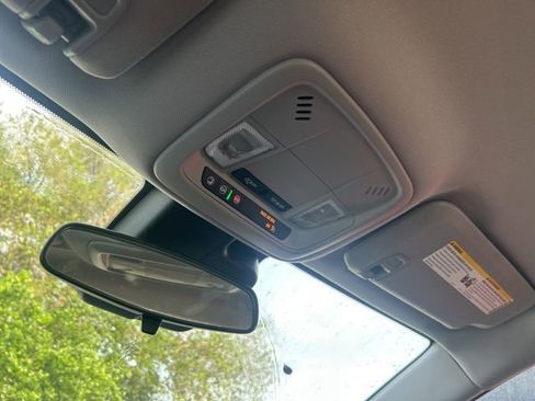 Used 2025 Chevrolet Malibu LT image 13