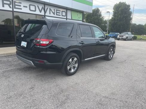 Used 2025 Honda Pilot EX-L image 3