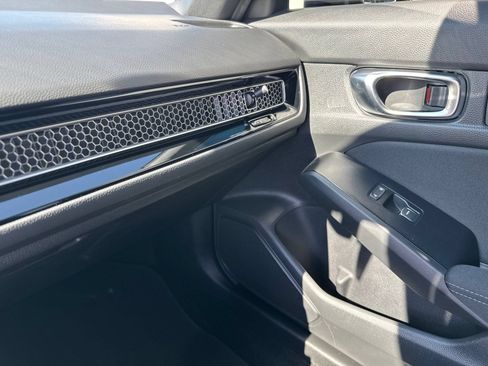 Used 2025 Honda Civic Sport image 27