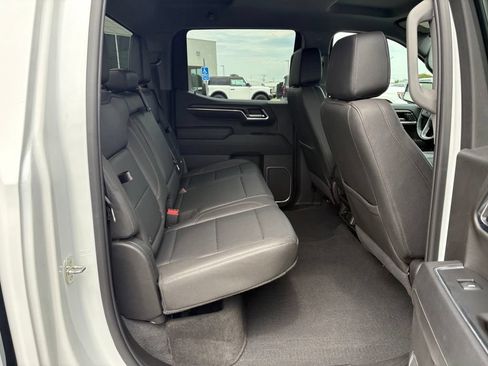 Used 2023 GMC Sierra 1500 SLT AWD/4WD image 19