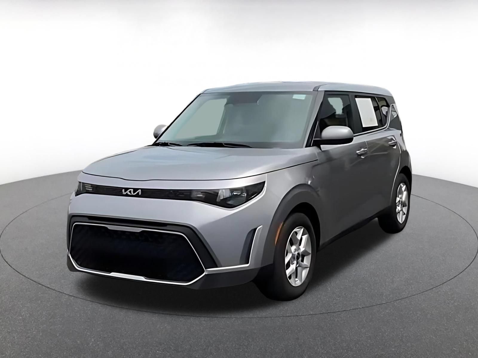 Used 2025 Kia Soul LX w/ LX Technology Package FWD image 6