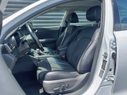 Used 2018 Kia Optima S w/ Panoramic Sunroof Package FWD image 5