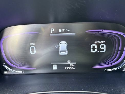 Used 2025 Kia Soul LX w/ LX Technology Package FWD image 16