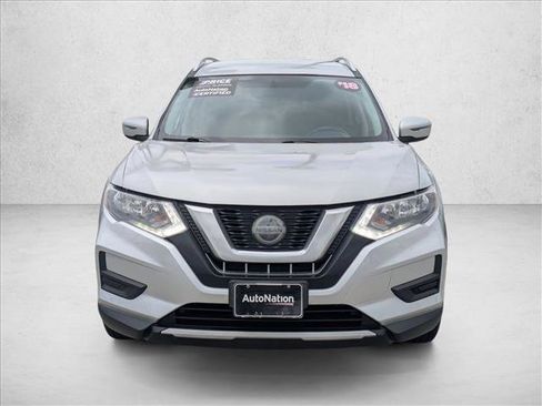 Used 2018 Nissan Rogue SV FWD image 2