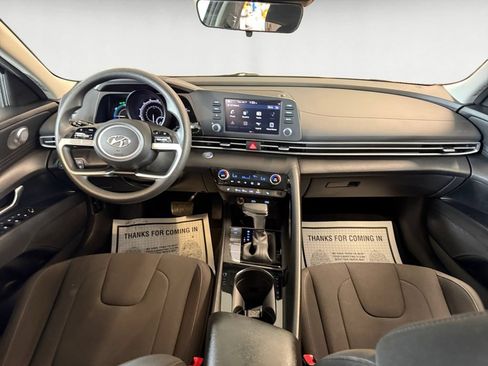 Certified 2023 Hyundai Elantra Blue FWD image 11