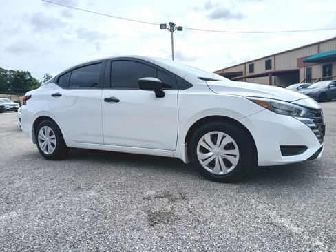 Used 2025 Nissan Versa S w/ Trunk Package FWD image 3