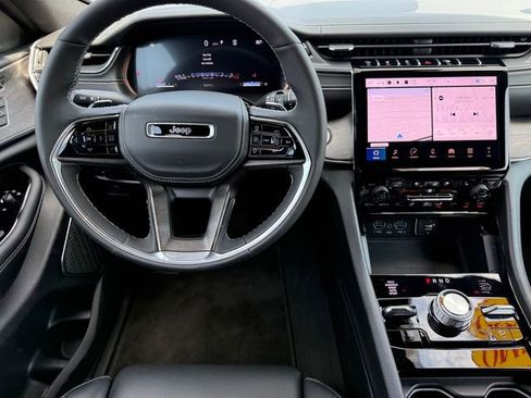 New 2025 Jeep Grand Cherokee Overland w/ Luxury Tech Group IV image 17