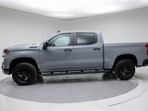 Used 2024 Chevrolet Silverado 1500 LT Trail Boss w/ Convenience Package II image 2