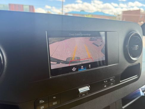 Used 2019 Mercedes-Benz Sprinter 2500 image 26