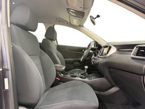 Used 2019 Kia Sorento FWD image 17