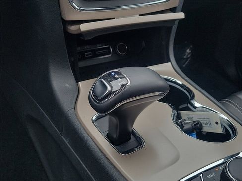 Used 2015 Jeep Grand Cherokee Limited image 32