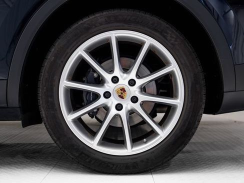 Certified 2021 Porsche Cayenne AWD/4WD image 30
