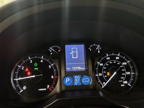 Used 2018 Lexus GX 460 image 16