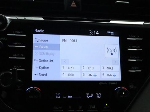 Used 2020 Toyota Camry XLE image 31