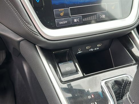 Used 2020 Subaru Outback Limited image 16