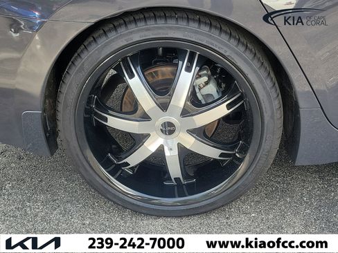 Used 2021 Nissan Maxima Platinum w/ 40th Anniversary Package FWD image 9