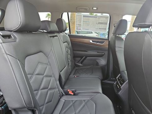 New 2026 Volkswagen Atlas SE FWD image 19